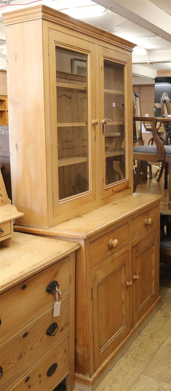 A Victorian pine dresser W.122cm